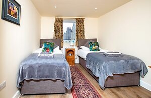 Bright Apartment With Patio Garden, No Deposit