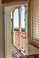 Apartment in Brighton Near the Beach