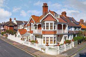 Apartment in Brighton Near the Beach