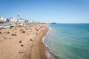 Apartment in Brighton Near the Beach