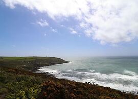 Cottage in Kingsand With Sea Views