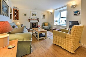 Cottage in Kingsand With Sea Views