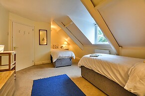 Cottage in Kingsand With Sea Views