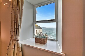 Cottage in Kingsand With Sea Views