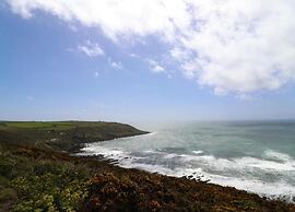 Cottage in Kingsand With Sea Views