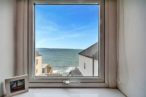 Cottage in Kingsand With Sea Views