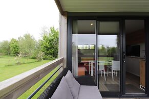 Chalet by Hegermeer With Harbor Access