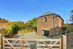Cottage in Millbrook With Countryside Views