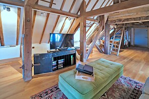 Apartment in Brackley Town Hall Charm