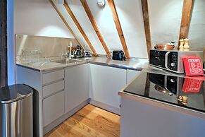 Apartment in Brackley Town Hall Charm
