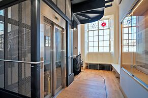 Apartment in Brackley Town Hall Charm