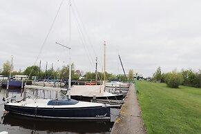 Cabin by Hegermeer With Boat Rentals