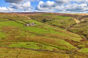 Barn in Peak District Near Buxton