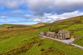Barn in Peak District Near Buxton