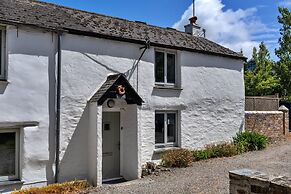 Cottage in Cornwall Near Porth Beach