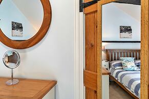 Cottage in Cornwall Near Porth Beach