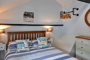 Cottage in Cornwall Near Porth Beach