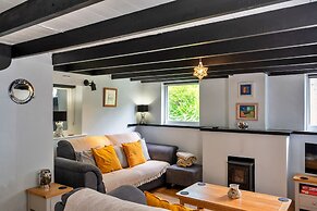 Cottage in Cornwall Near Porth Beach
