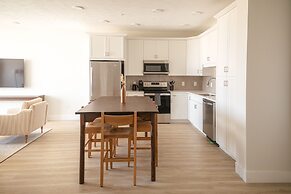 Boardwalk Suites & Residences By Kasa