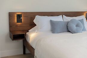 Boardwalk Suites & Residences By Kasa