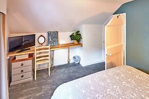 Cottage in Whitby Near Scenic Seafront