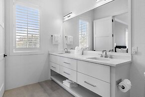 712 Ocean Blvd by Avantstay New Construction w/ Pool, Game Zone, Priva