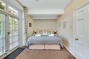 Lodge in Thirsk With Spa & Scenic Trails