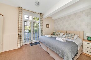 Lodge in Thirsk With Spa & Scenic Trails