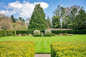 Lodge in Thirsk With Spa & Scenic Trails