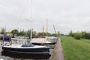 Cabin by Hegermeer With Boat Rentals