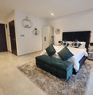 The Signature Cozy Luxury Apartments