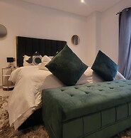 The Signature Cozy Luxury Apartments