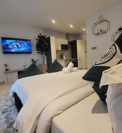 The Signature Cozy Luxury Apartments