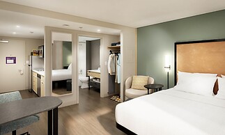 LivSmart Studios By Hilton Kokomo