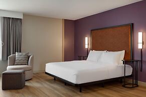 LivSmart Studios By Hilton Kokomo