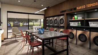 LivSmart Studios By Hilton Kokomo