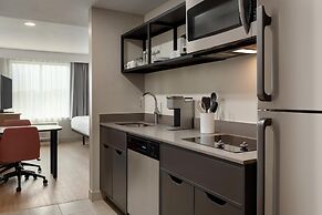 LivSmart Studios By Hilton Kokomo