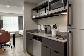 LivSmart Studios By Hilton Kokomo