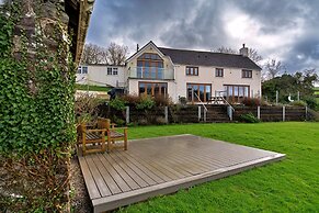 Riverside Home in Devon With Stunning Views