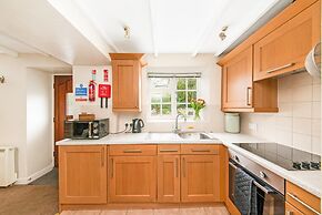 Cottage in Thirsk With Scenic Trails & Spa