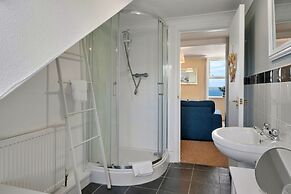 Seaside Apartment With Stunning Views, No Deposit