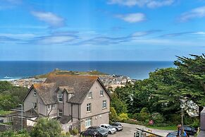 Seaside Apartment With Stunning Views, No Deposit