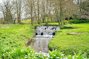 Lodge in Thirsk With Scenic Trails & Spa