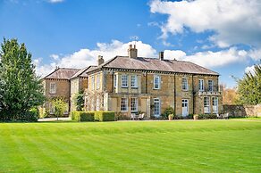 Lodge in Thirsk With Scenic Trails & Spa