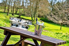 Lodge in Thirsk With Scenic Trails & Spa