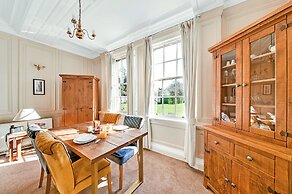 Lodge in Thirsk With Scenic Trails & Spa
