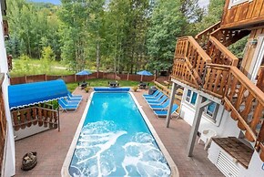 Cozy and Convenient 2BR in Vail Village - Walk to Gondola One