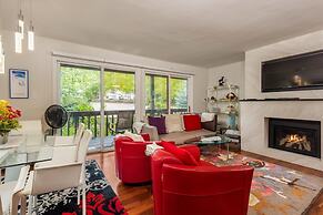 Cozy and Convenient 2BR in Vail Village - Walk to Gondola One