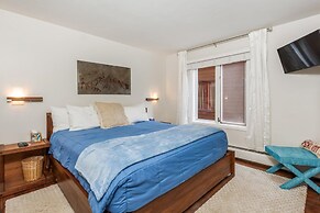 Cozy and Convenient 2BR in Vail Village - Walk to Gondola One