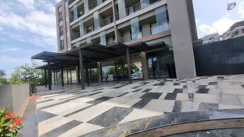 The Diamond inCity Luxury Suites by Cozy